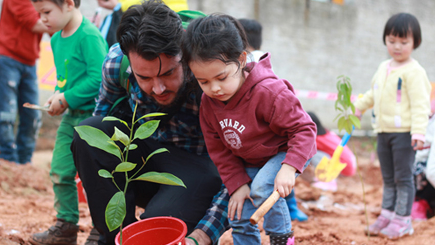 播種植樹-呵護生命成長