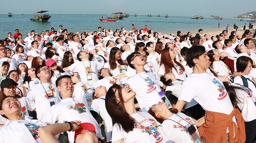 有寵網(wǎng)絡(luò)“青春不留白”彩色跑