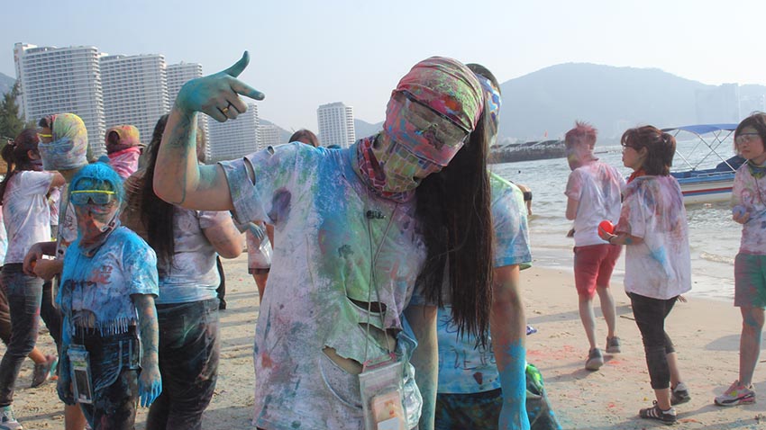 有寵網(wǎng)絡(luò)“青春不留白”彩色跑