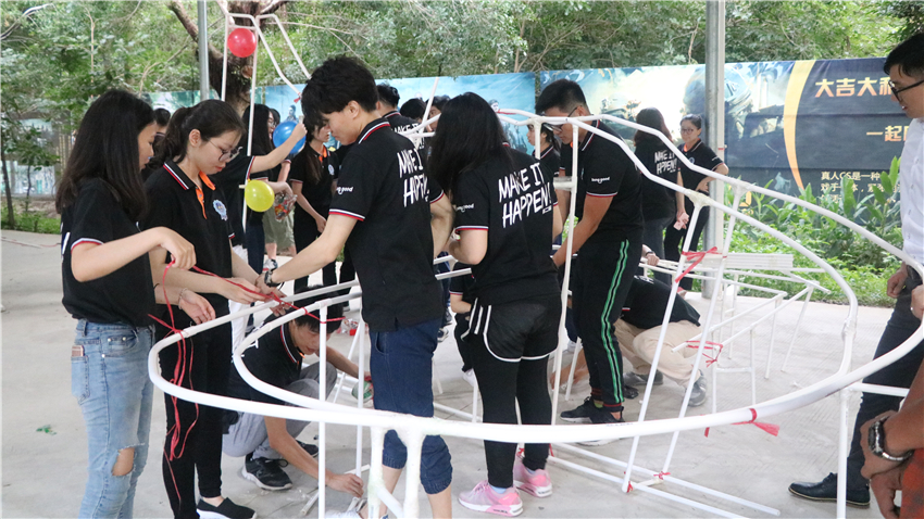 棒谷網(wǎng)絡(luò)香草世界廣州拓展訓(xùn)練基地管理層拓展訓(xùn)練活動