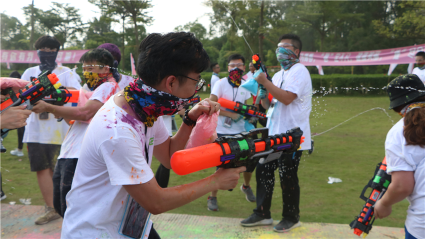 碧捷潔凈科技有限公司第一界成功人士彩跑“放肆美好，放肆好”活動(dòng)