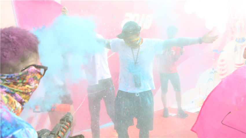 碧捷潔凈科技有限公司第一界成功人士彩跑“放肆美好，放肆好”活動(dòng)