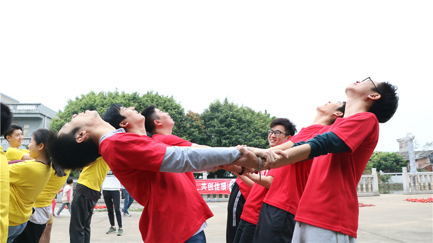 賜麓網(wǎng)絡(luò)科技有限公司2018年大嶺古村戶外團隊拓展活動