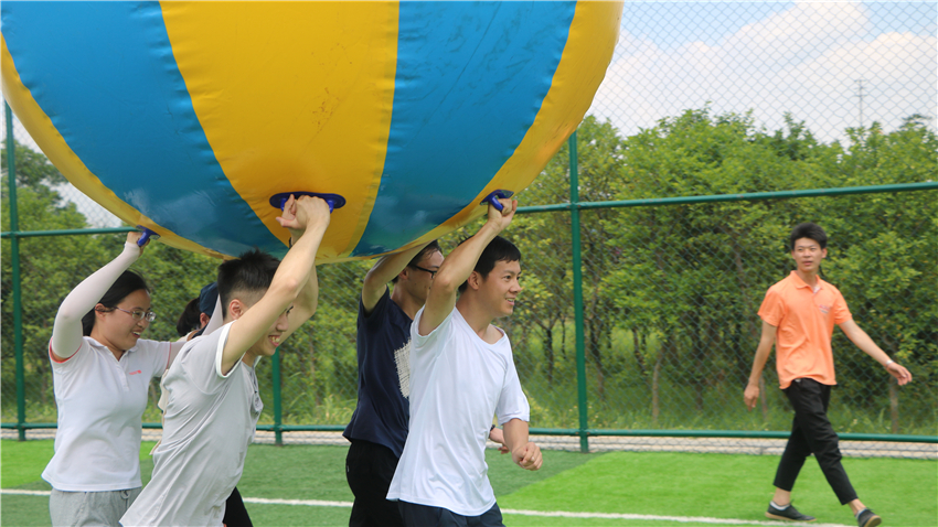 佛山SGS美的鷺湖森林度假區(qū)拓展訓(xùn)練基地舉行團(tuán)隊(duì)建設(shè)活動(dòng)