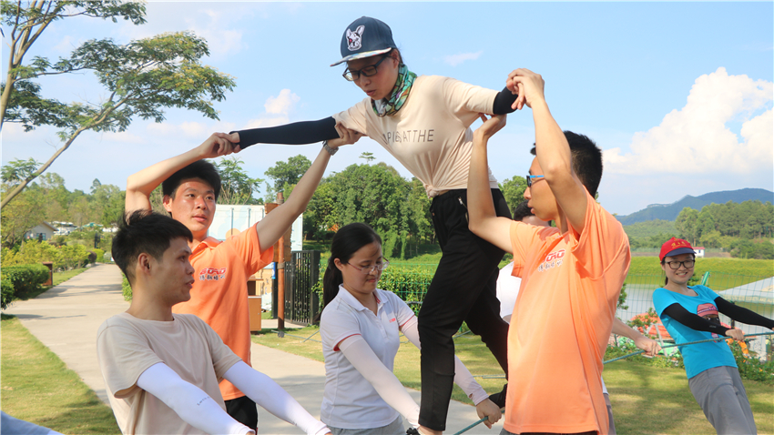 佛山SGS美的鷺湖森林度假區(qū)拓展訓(xùn)練基地舉行團(tuán)隊(duì)建設(shè)活動(dòng)