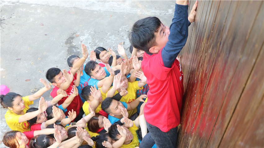 雄音電子番禺悅水莊拓展基地開展團隊拓展訓練活動