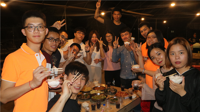 雄音電子番禺悅水莊拓展基地開展團隊拓展訓練活動