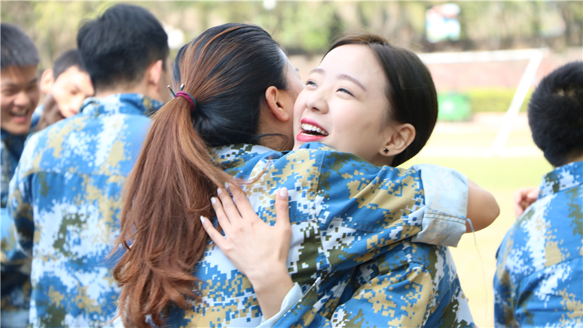 簡(jiǎn)派照明團(tuán)隊(duì)拓展訓(xùn)練活動(dòng)取得圓滿成功