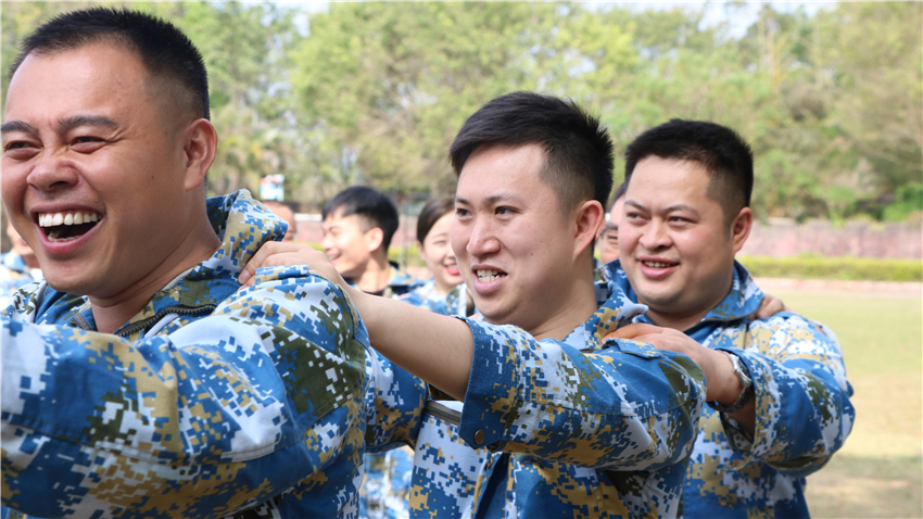 簡(jiǎn)派照明團(tuán)隊(duì)拓展訓(xùn)練活動(dòng)取得圓滿成功