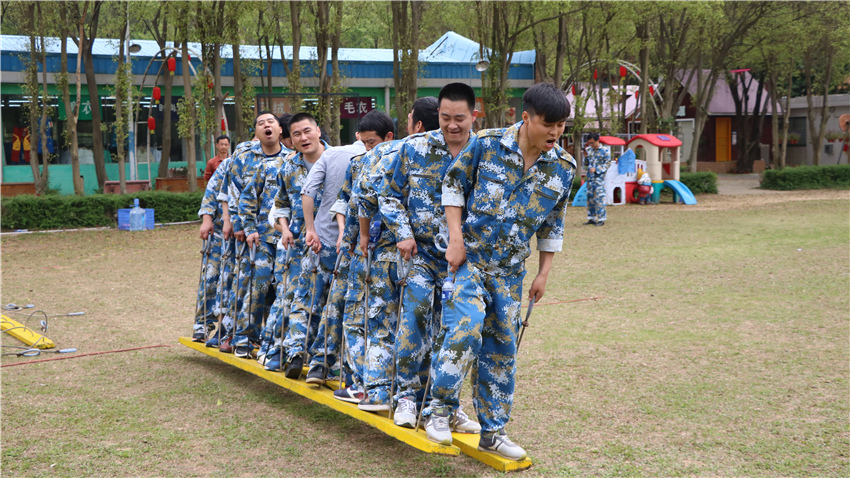 簡(jiǎn)派照明團(tuán)隊(duì)拓展訓(xùn)練活動(dòng)取得圓滿成功