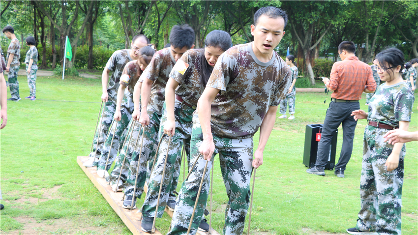 思考樂教育南海大濕地拓展基地精英團隊訓(xùn)練營