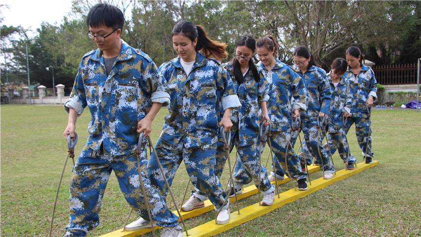 童學(xué)會(huì)藝術(shù)江門(mén)色色環(huán)球影城拓展基地成功舉辦團(tuán)隊(duì)?wèi)敉馔卣够顒?dòng)