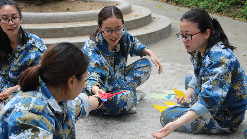 童學(xué)會(huì)藝術(shù)江門(mén)色色環(huán)球影城拓展基地成功舉辦團(tuán)隊(duì)?wèi)敉馔卣够顒?dòng)