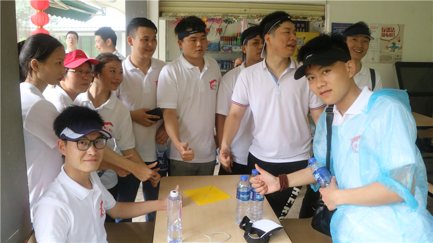 廣州禧匯房地產(chǎn)代理有限公司帽峰山拓展活動(dòng)