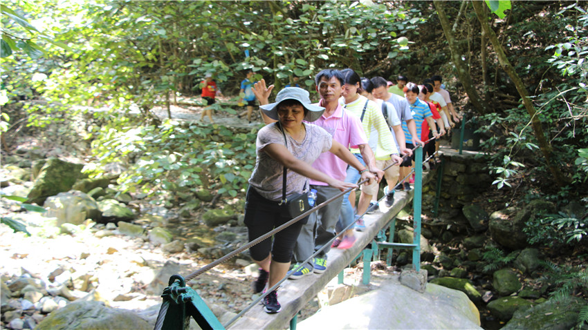 廣州萬固壓縮機(jī)有限公司舉辦“勇創(chuàng)新，贏未來”拓展訓(xùn)練營