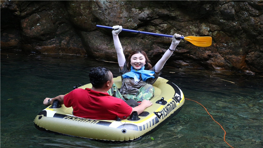 廣州市紅棉國際時(shí)裝城NO.1服飾舉辦兩天拓展訓(xùn)練活動