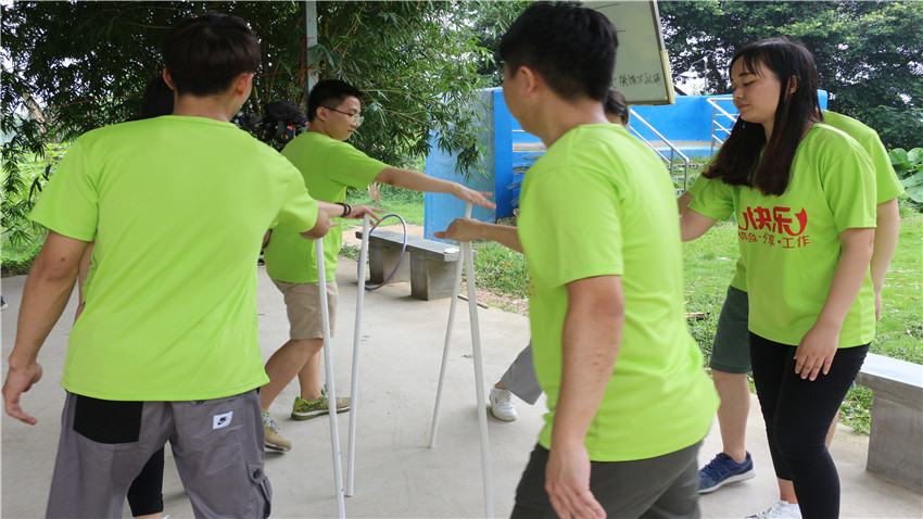 百正利第二期常規(guī)拓展訓(xùn)練取得圓滿成功