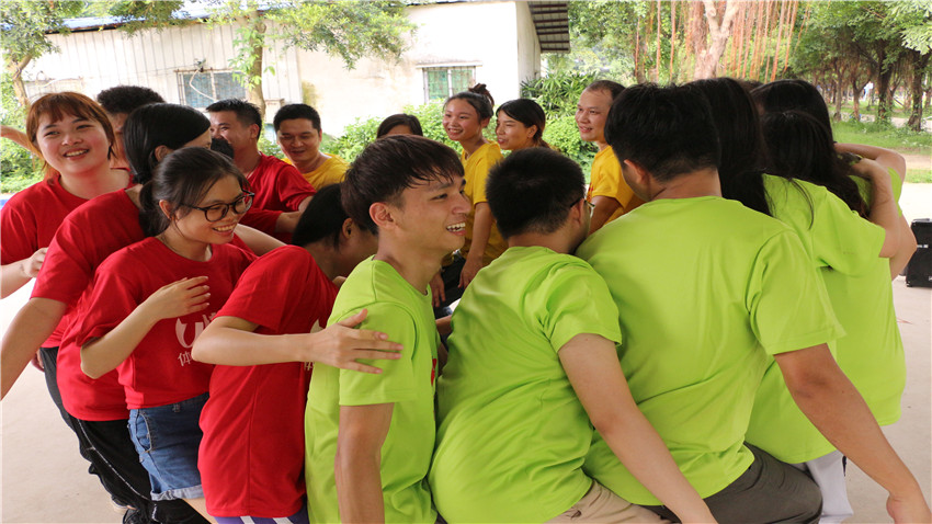 百正利第二期常規(guī)拓展訓(xùn)練取得圓滿成功