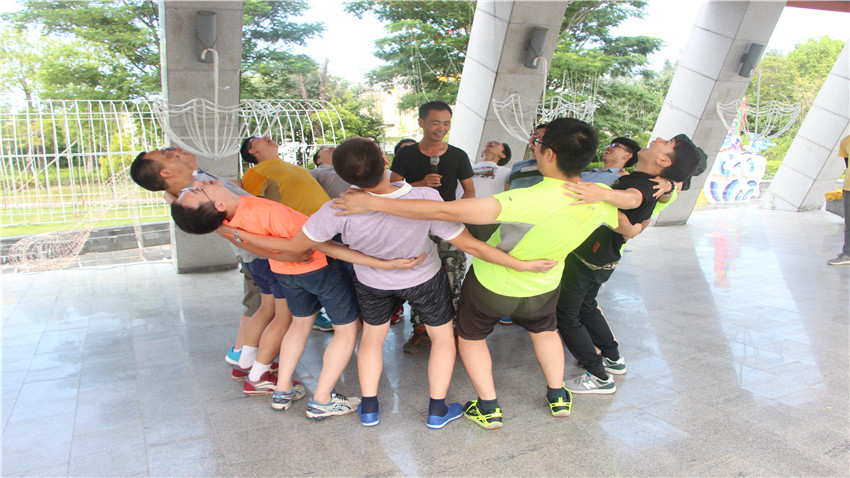 匯平化工拓展訓(xùn)練活動(dòng)取得圓滿成功!