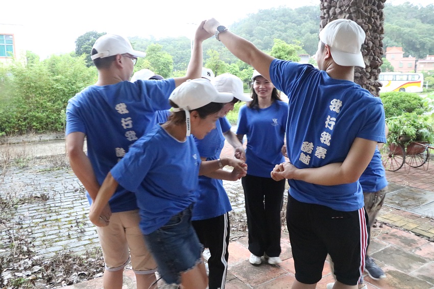 酷魅服飾悅水莊團(tuán)建活動順利開展！