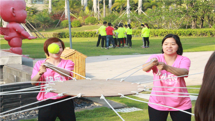 童心教育巽寮灣拓展訓(xùn)練基地團隊拓展活動取得圓滿成功