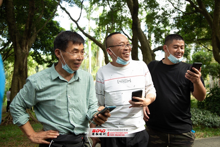 追夢佛開，用汗水澆灌收獲，以實(shí)干篤定前行