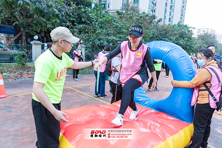 魚珠街：機關(guān)工會舉辦“揮灑激情?共鑄輝煌”主題酷跑挑戰(zhàn)賽活動